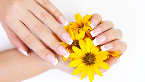 Manicura semipermanente con opción de pedicura
